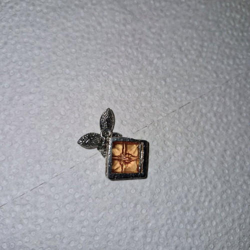 Fwo bead for necklace like new