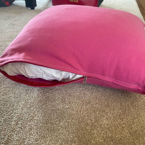 Decorative sofa pillow 40x40 with zipper like new, with filling