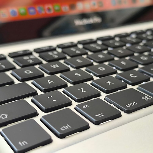 Apple MacBook Pro 13" Mid 2012 used, 8GB RAM, SSD+HDD
