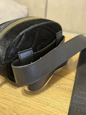 Velvet waist bag like new, black