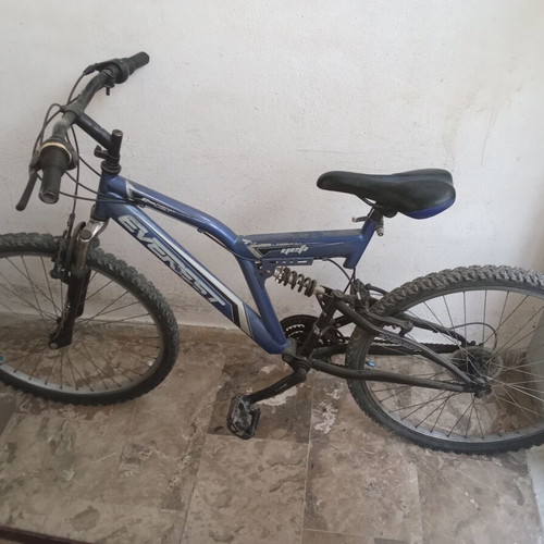 Everest city bike with front and rear suspension, blue