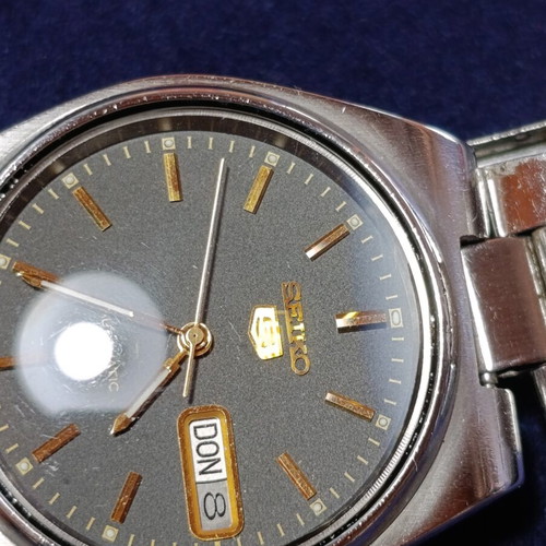 Seiko 5 7009-3130 men's automatic vintage watch from 1979 used