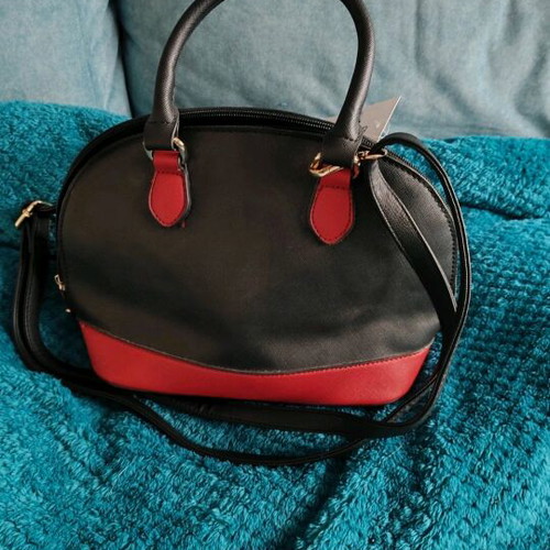 Bag crossbody new, black and red