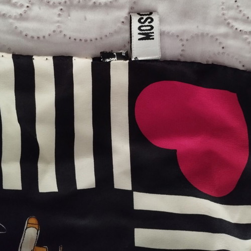 Moschino silk scarf with Olive figures like new, black and red