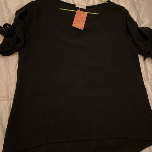 Women's blouse new with back buttons XL black