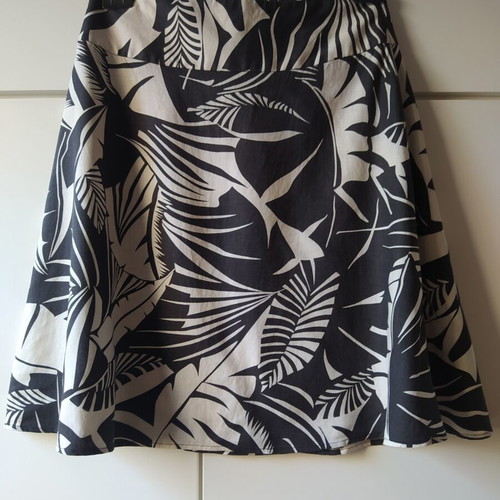 Midi skirt black and white A-line like new