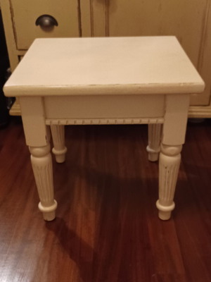 Wooden auxiliary table with ivory patina like new