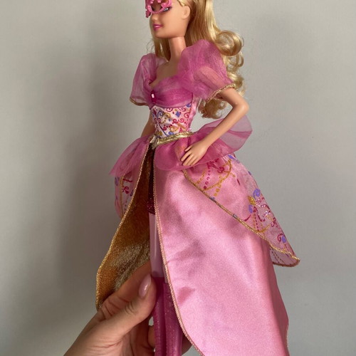 Mattel Barbie and the Three Musketeers Corinne doll 2009