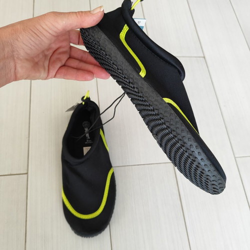 Women's beach shoes size 37 new, black and green