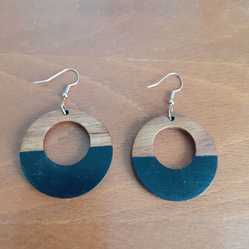 Wooden hoop earrings new with resin decoration