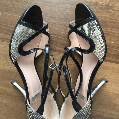 Sinela black patent leather high-heeled sandals size 39 like new