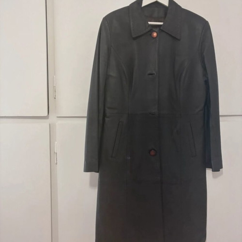 Long leather coat like new, chocolate color, size XL