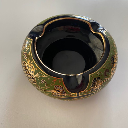 Porcelain ashtrays new, set of 2, blue with gold floral patterns