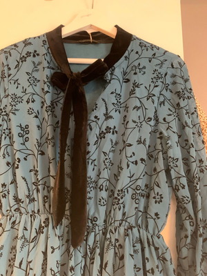 Clover dress petrol with velvet tie and sleeve trim new