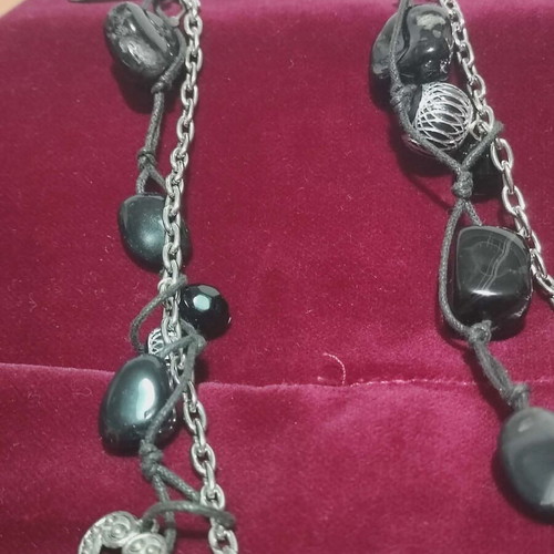 Jewelry set with semi-precious stones used