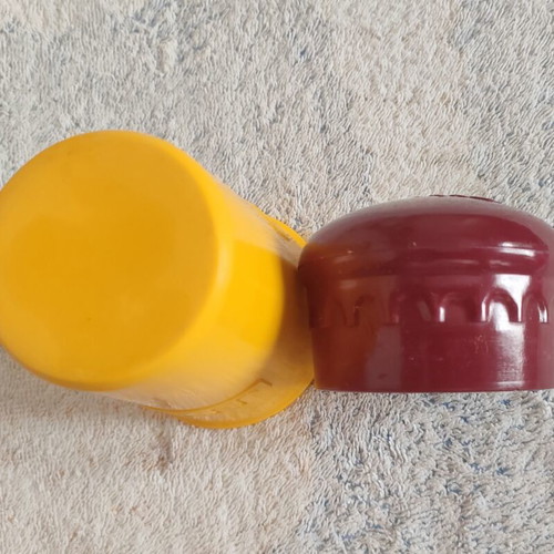 Nescafé vintage plastic shaker used
