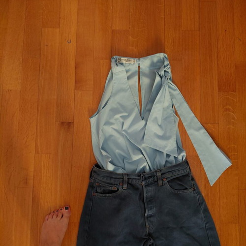 Moutaki top like new, blue with back opening and neck tie
