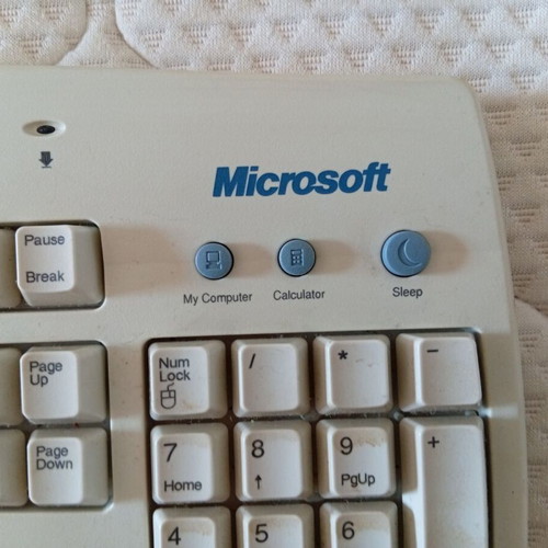 Microsoft Internet Keyboard vintage, like new, PS/2 with USB adapter
