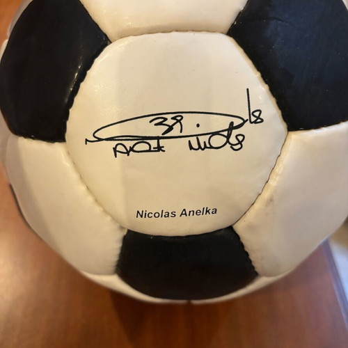 Collectible ball with printed signatures new