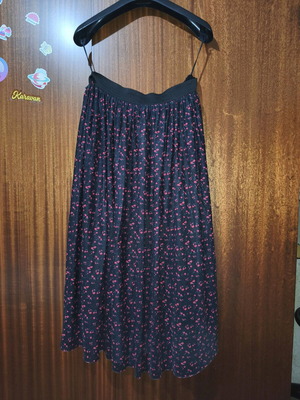 Attrattivo midi φούστα με λουλουδάτο σχέδιο και ελαστική μέση σαν καινούργιο