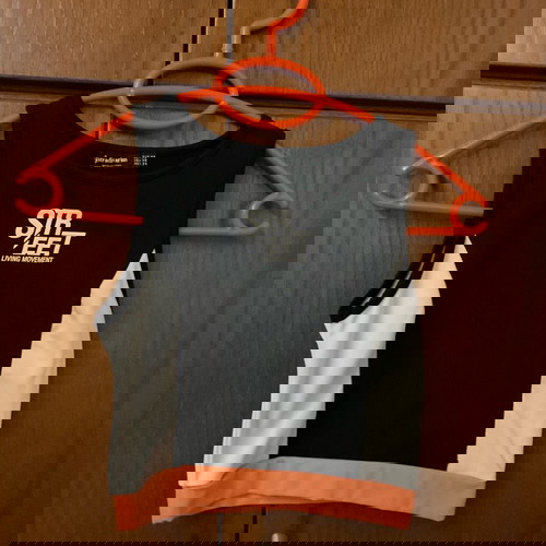 Stradivarius fitness top like new