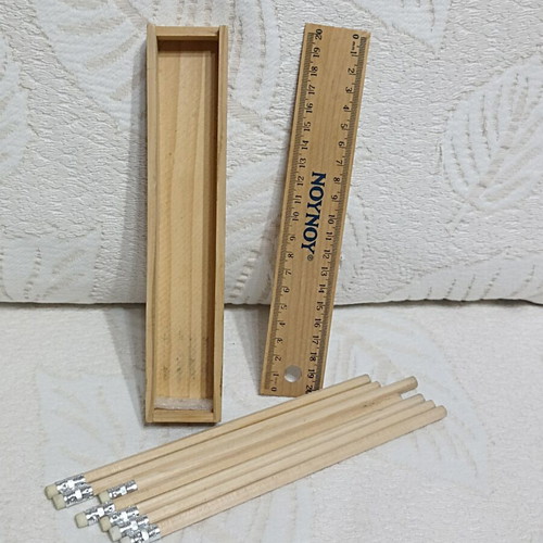 Wooden pencil holder set with 7 unused pencils and Nounou ruler new
