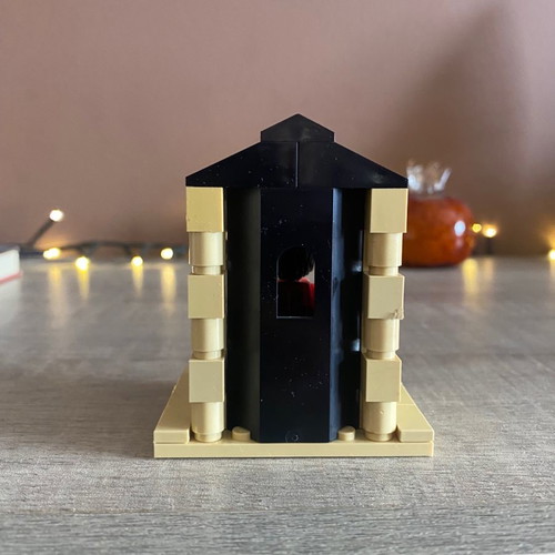 Custom Lego figure and guardhouse in excellent condition