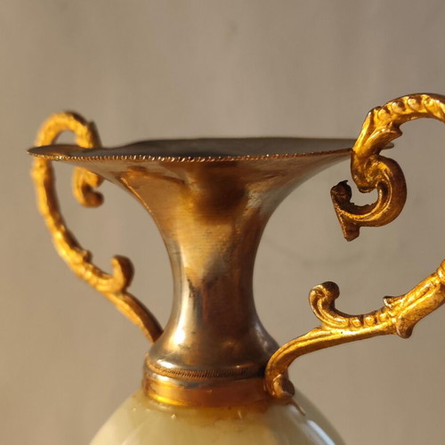 Vase of natural onyx with bronze handles, 25cm, elegant collectible
