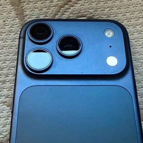 iPhone 17 Pro like new, 97% battery with extra theft warranty