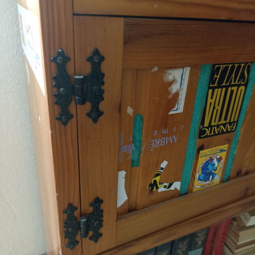 Wooden bookcase large with 4 rows of shelves used