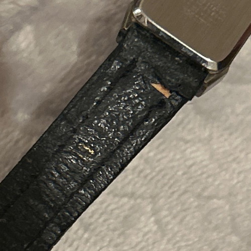 Vintage Seiko women's watch used, needs battery, small scratch
