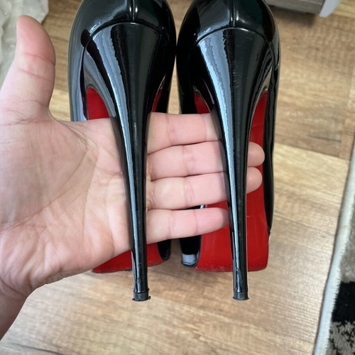 Christian Louboutin γόβες μεταχειρισμένες, μέγεθος 38.5, μαύρες