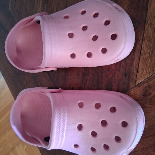 Beach slippers for girls size 27 used, baby pink