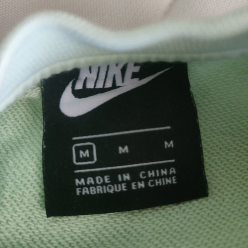 Nike sweatshirt medium size, like new, pistachio color