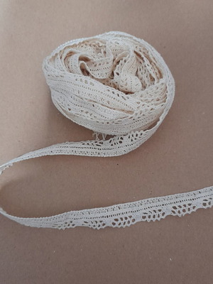 Beige lace trim 6.80 m