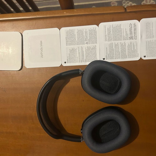 AirPods Max Midnight new