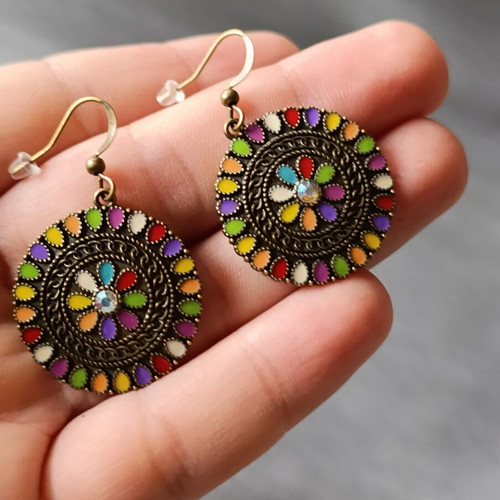 Vintage women's colorful earrings