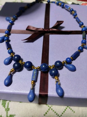 Necklace with lapis lazuli and gold hematite like new