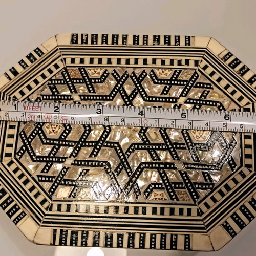 Handmade wooden oriental box like new with mother of pearl 18.5x13.5 cm