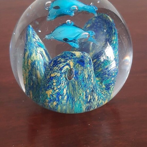 Murano press papers used with two dolphins in the sea