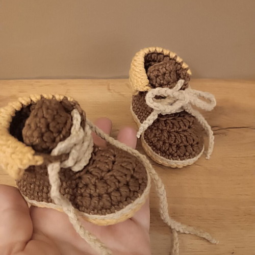 Handmade crochet baby booties 0-3 months new