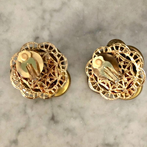 Vintage earrings like new with clip