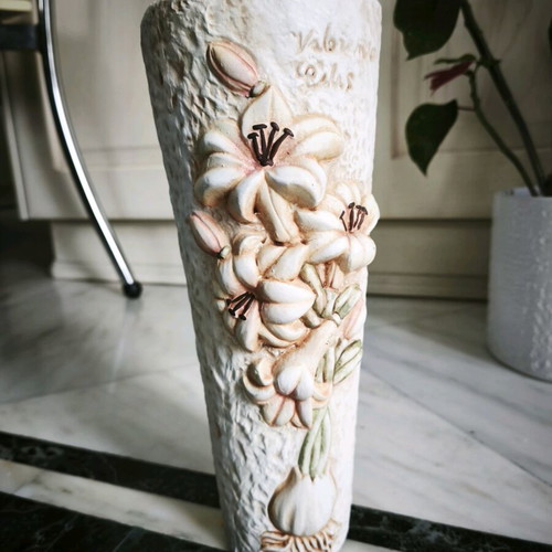 Vintage handmade Italian vase Valeria Gils like new with embossed lily design