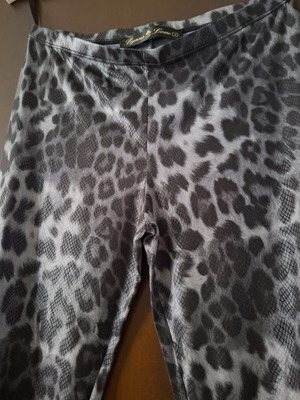 Lynne leggings with snake effect size S like new