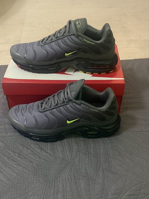Nike Air Max Plus TN sneakers new, grey and green, size 44