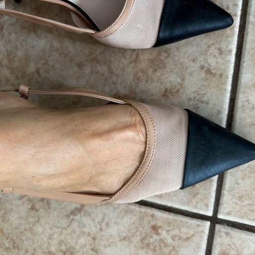 Zara slingback pumps size 39 like new beige with black details