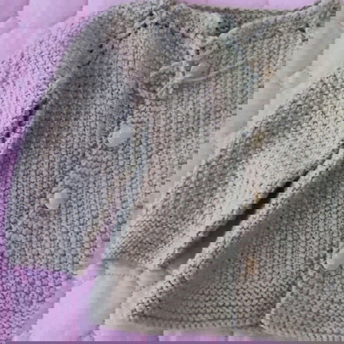 Бебешка жилетка изработена по поръчка за 4-6 месеца