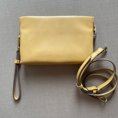 Accesorize yellow crossbody bag like new