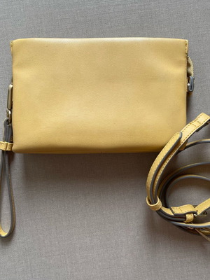 Accesorize yellow crossbody bag like new