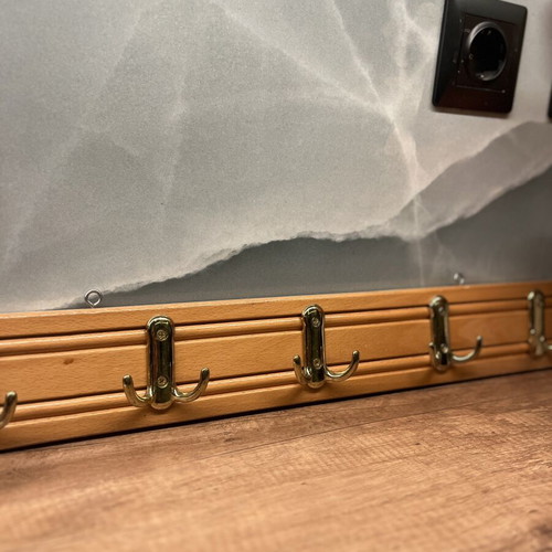 Wooden wall hanger with 5 double golden hooks like new